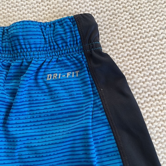 Blue Nike shorts - Picture 4 of 4